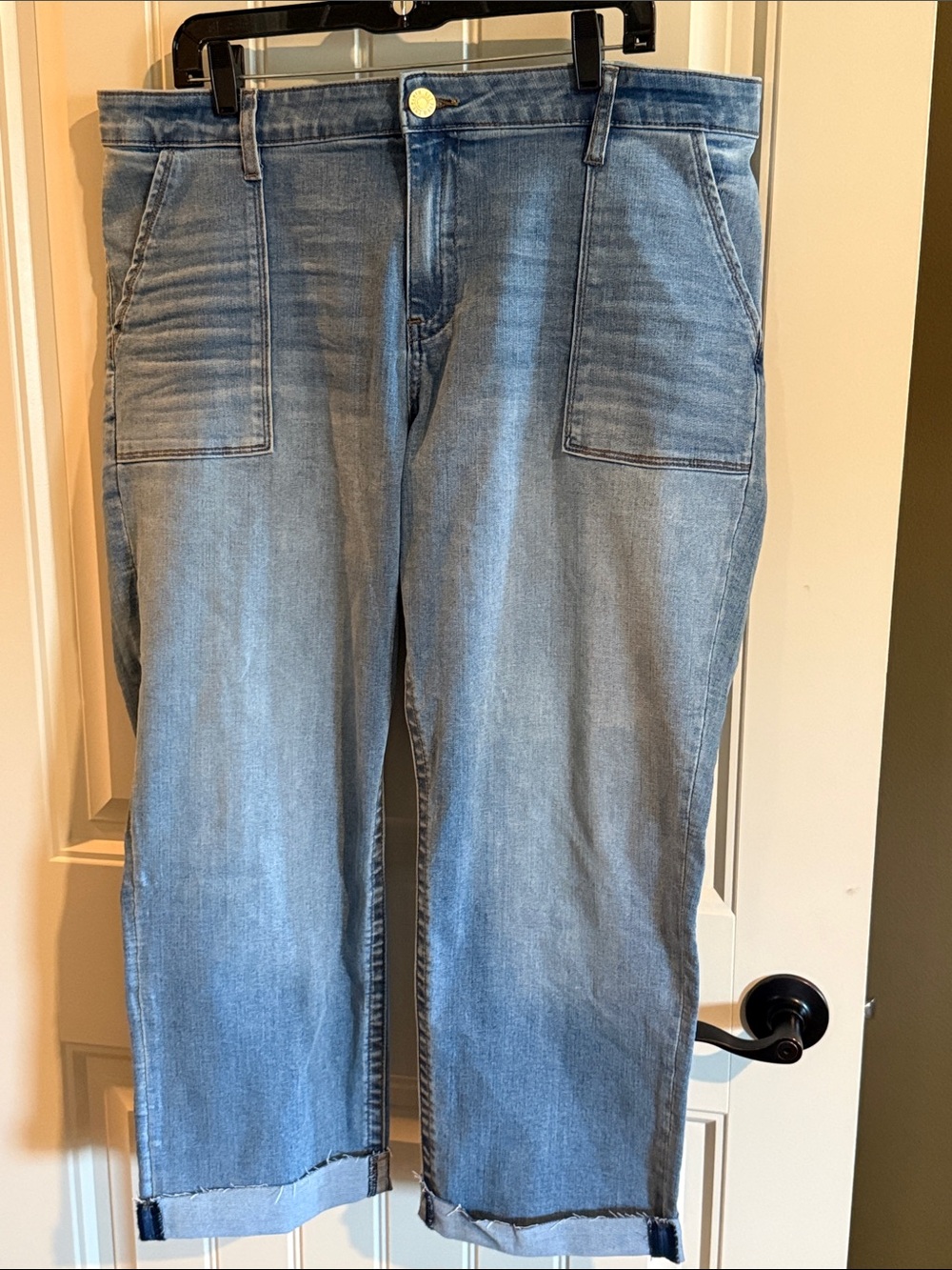 Kut from the Kloth Stevie Cropped Straight Leg Jeans with frayed cuffs